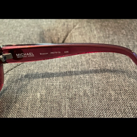 @@Vintage Michael Kors@@ Sunglasses with hard case and polishing cloth. - Picture 6 of 9